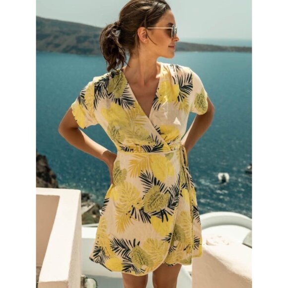 bohme Dresses & Skirts - NWT Bohme Shauna Wrap Dress Women Teen XL Apricot Floral Summer Casual